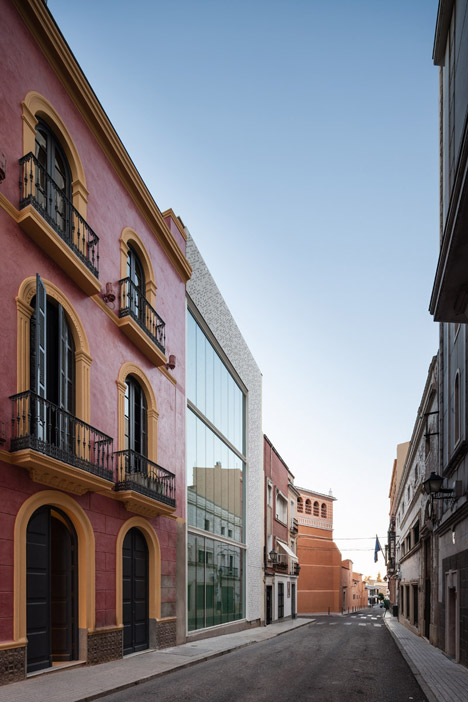 Fine Arts Museum by Estudio Arquitectura Hago
