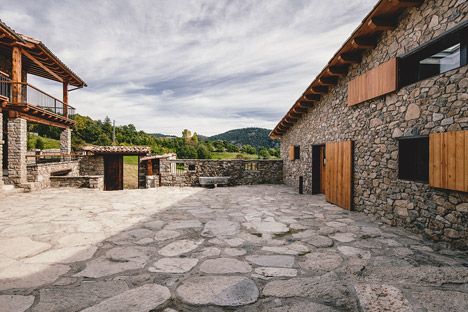 Rehabilitación en la Cerdanya by Dom Arquitectura