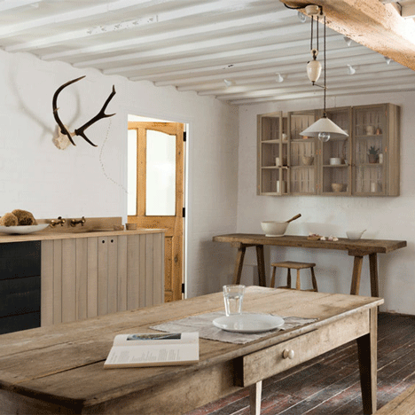 The-Sebastian-Cox_Kitchen_deVOL_dezeen_sq_0