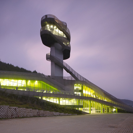 Oktokki Space Center by Mass Studies