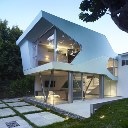 Alan-Voo Family House by Neil M. Denari Architects