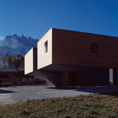 Tetris Haus by Plasma Studio photographs