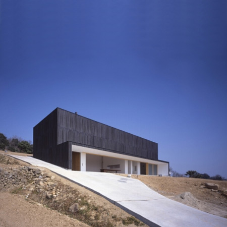 Atelier in Ushimado by Tezuka Architects