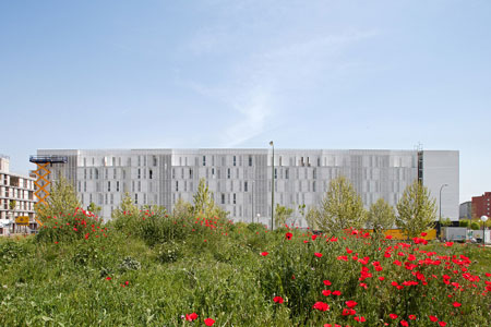 102 Dwellings by Dosmasuno Arquitectos