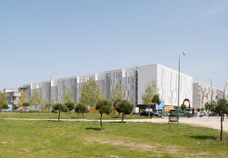 102 Dwellings by Dosmasuno Arquitectos