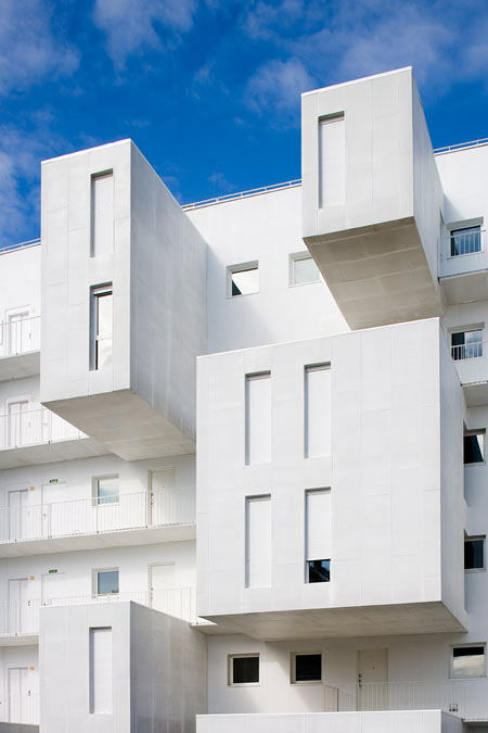 102 Dwellings by Dosmasuno Arquitectos