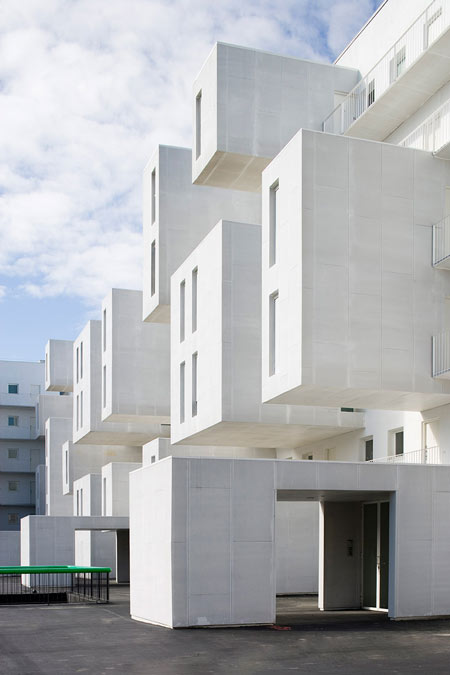 102 Dwellings by Dosmasuno Arquitectos