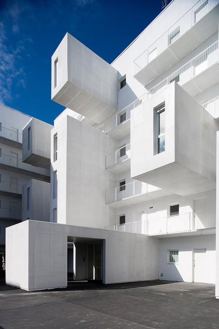 102 Dwellings by Dosmasuno Arquitectos