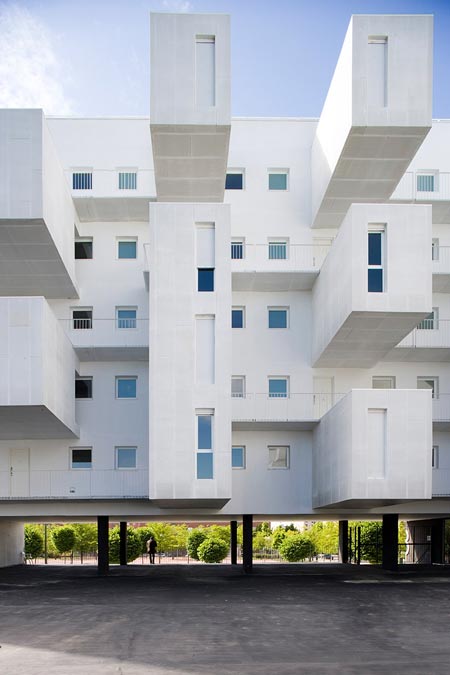 102 Dwellings by Dosmasuno Arquitectos