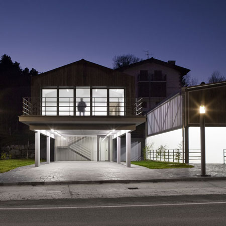 Arribe Ataio town hall and pelota court by Vaumm