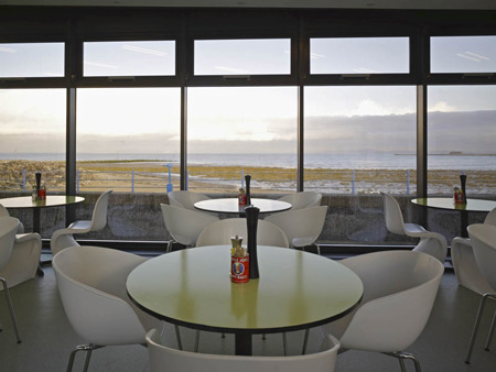 Silver Promenade café by Arca