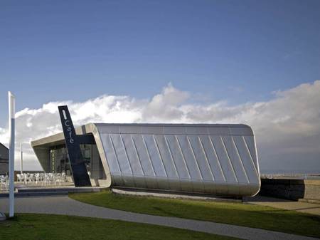 Silver Promenade café by Arca