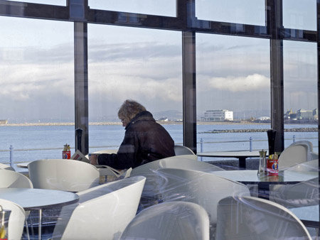 Silver Promenade café by Arca