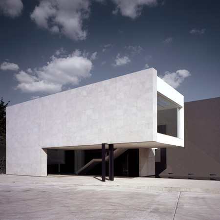 Bayon Artell office and warehouse by DCPP Arquitectos