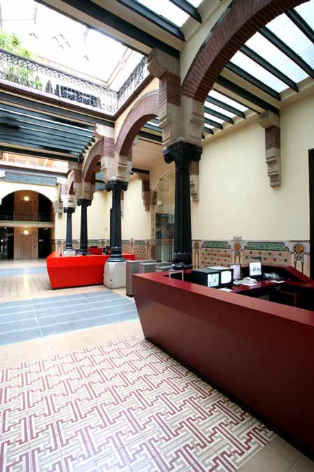 Pabellón Ave Maria entrance hall by RaichdelRio