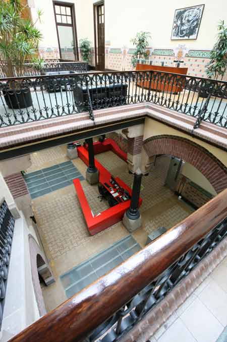 Pabellón Ave Maria entrance hall by RaichdelRio