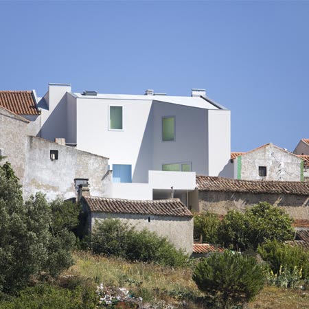 House at Sobral da Lagoa by Bak Gordon