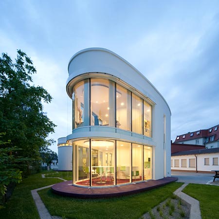 Saegeling Medizintechnik office by Gerd Priebe Architects and Consultants