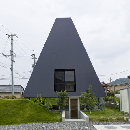 House in Saijo by Suppose Design Office