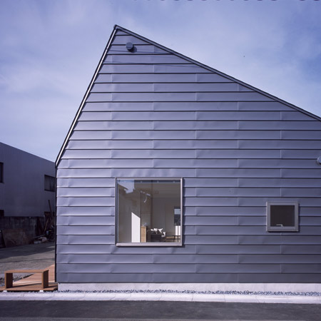 House in Mitaka by Hidetaka Shirako and OUVI