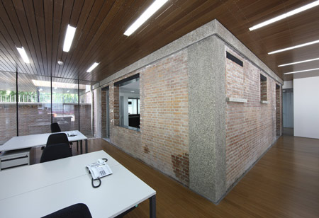 Visa section of Swiss Embassy by EXH Design 29 Visa section of Swiss Embassy by EXH Design 29