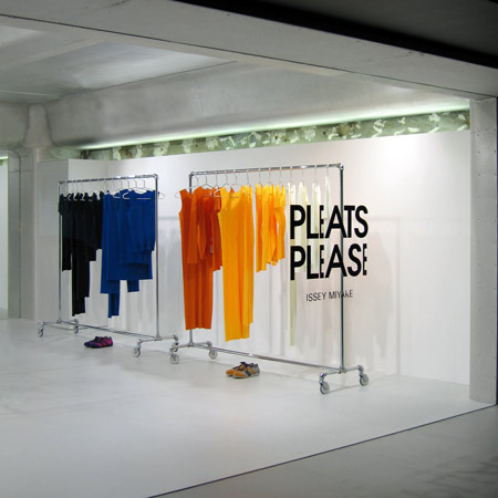 Pleats Please Issey Miyake/Aoyama by Tokujin Yoshioka