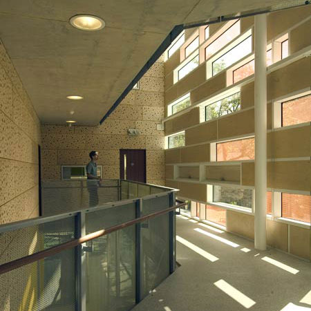Clapham Manor Primary School by dRMM