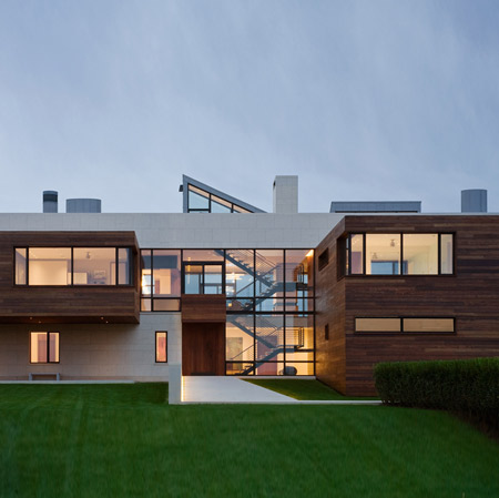 Southampton Beach House by Alexander Gorlin