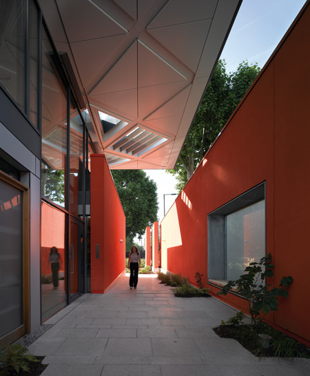 dzn_Maggies Centre wins Stirling Prize 01 dzn_Maggies Centre wins Stirling Prize 01