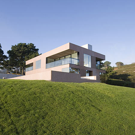 Precast House by FKL Architects