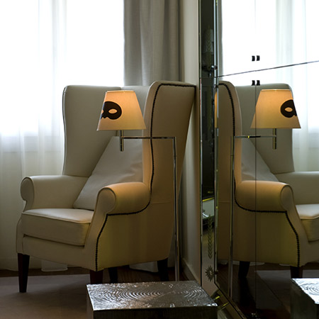 dzn_Palazzina-Grassi-by-Philippe-Starck-14