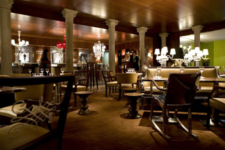 dzn_Palazzina-Grassi-by-Philippe-Starck-36