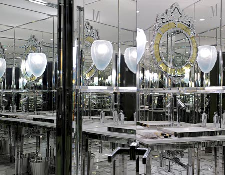 dzn_Palazzina-Grassi-by-Philippe-Starck-40