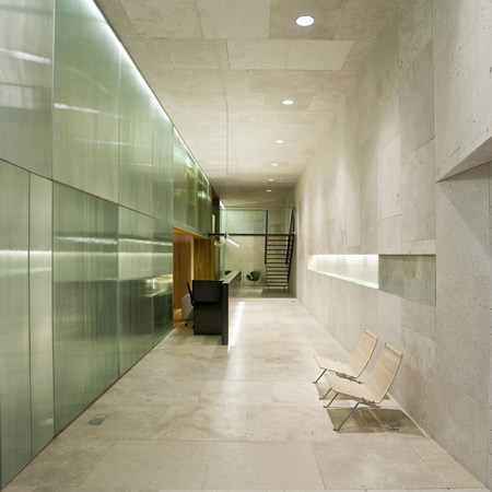Oficina Caja de Arquitectos by Carlos Pereda Iglesias and Óscar Pérez Silanes