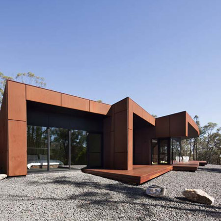 Smokey Town by Judd Lysenko Marshall Architects