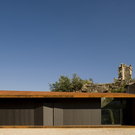 Castelo Novo by Comoco Architects