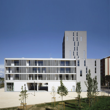 Living in a park by MAB Arquitectura