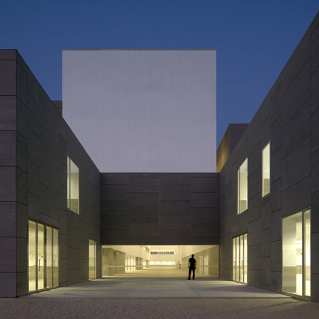 Universidad de Málaga by Luis Machuca