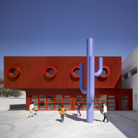 Hermanos Amorós Public School by GRG Arquitectos