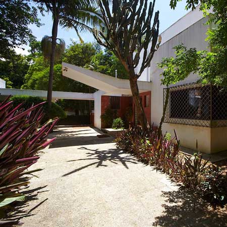 Casa Modernista da Rua Santa Cruz by Gregori Warchavchik