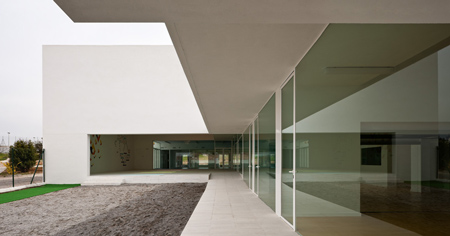 Educational Centre by Alejandro Muñoz Miranda Educational Centre by Alejandro Muñoz Miranda