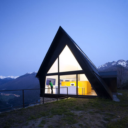 House by Eduardo Cadaval