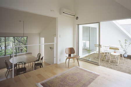 House with Gardens by Tetsuo Kondo