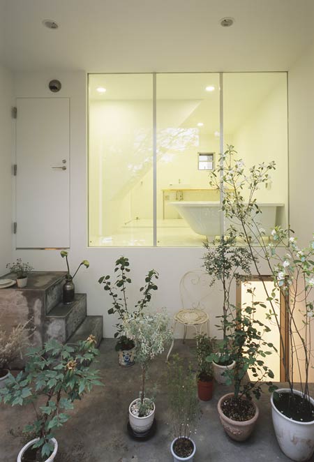 House with Gardens by Tetsuo Kondo