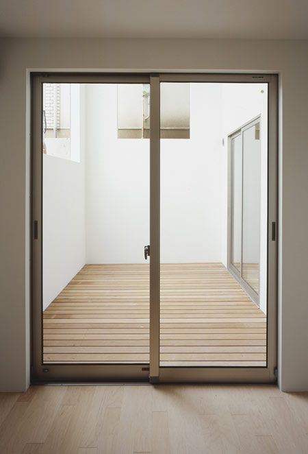 House with Gardens by Tetsuo Kondo