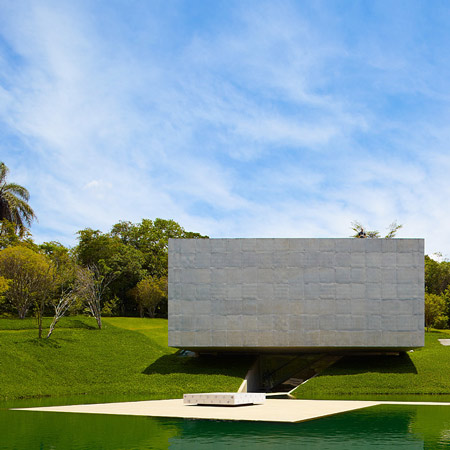 Movie by Pedro Kok: Galeria Adriana Varejão by Rodrigo Cerviño Lopez