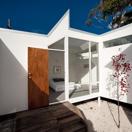 House by Black Line One X Architecture Studio