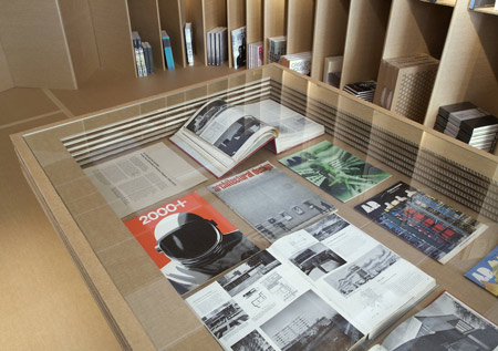 Foldaway Bookshop designed by Campaign Foldaway Bookshop designed by Campaign