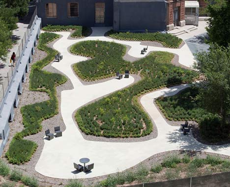 Garden in Madrid by Estudio Caballero Colón