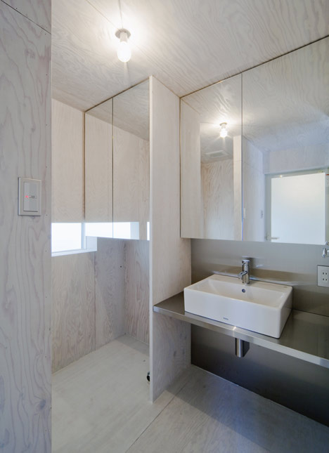 House in Hamadera by Coo Planning